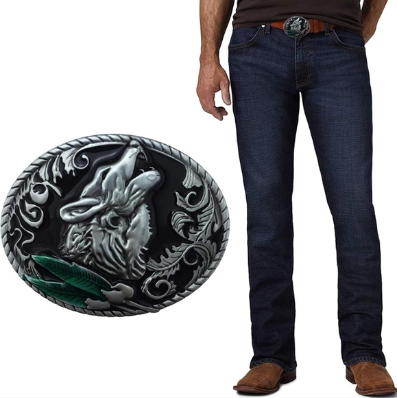 New silver wolf and feathers belt buckle. - Picture 4 of 6